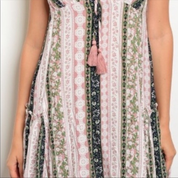 ❣️Sale was $45 down sizing❣️ Boho style cute loose fit dress - Picture 4 of 4